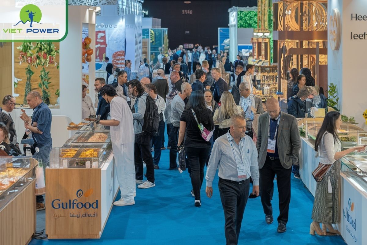 Trang phục khi đi hội chợ Gulfood
