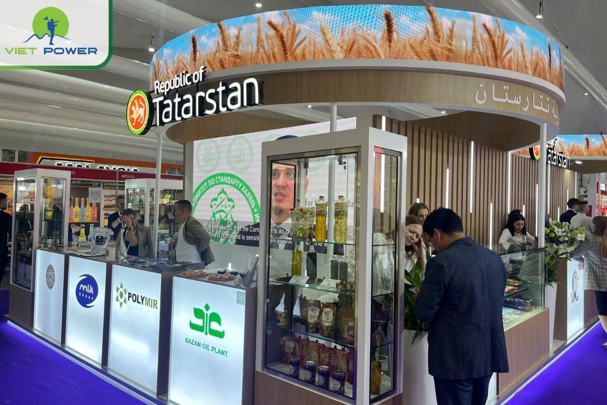 Gian hàng F&B đang trưng bày sản phẩm