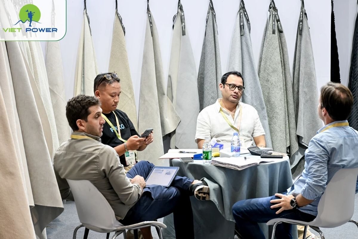 Ngày 2 (gặp sâu):