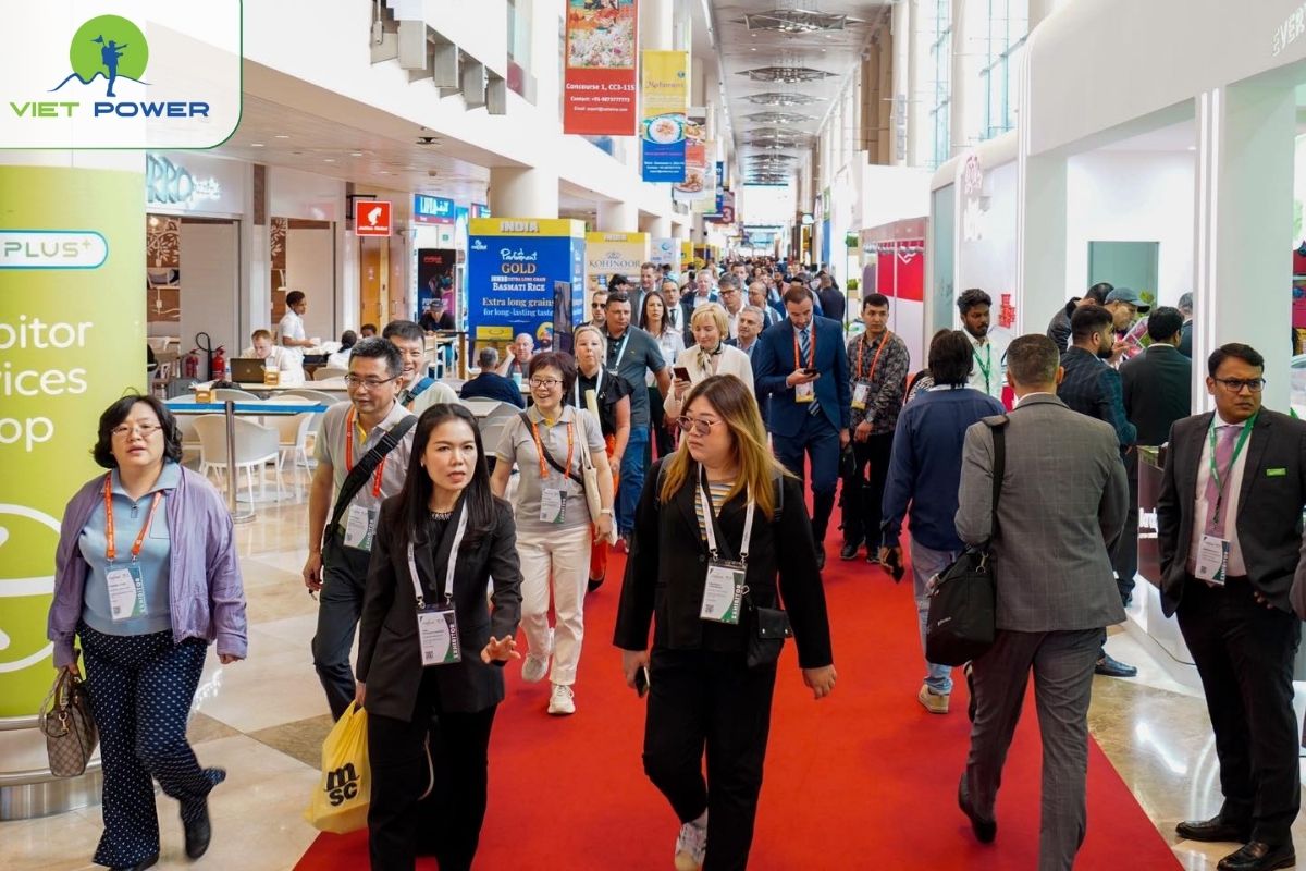 Ăn mặc phù hợp khi đến hội chợ