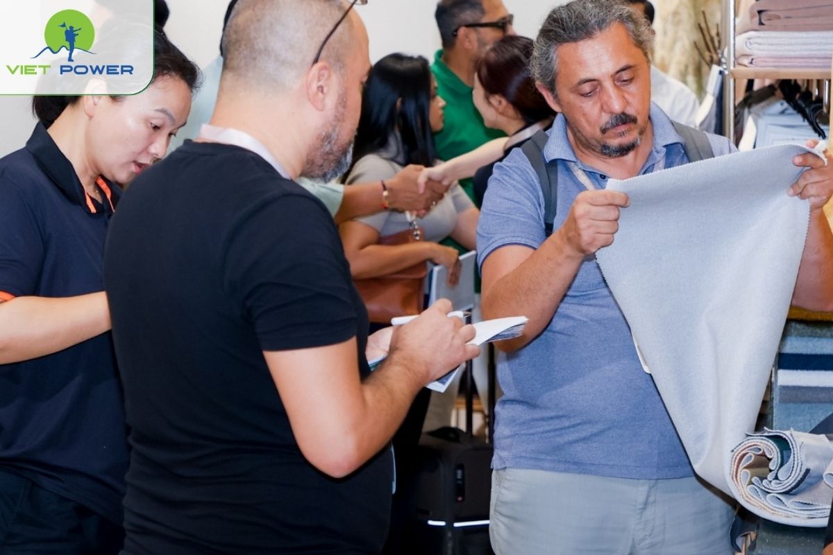 Hỏi báo giá mơ hồ, thiếu thông số vải