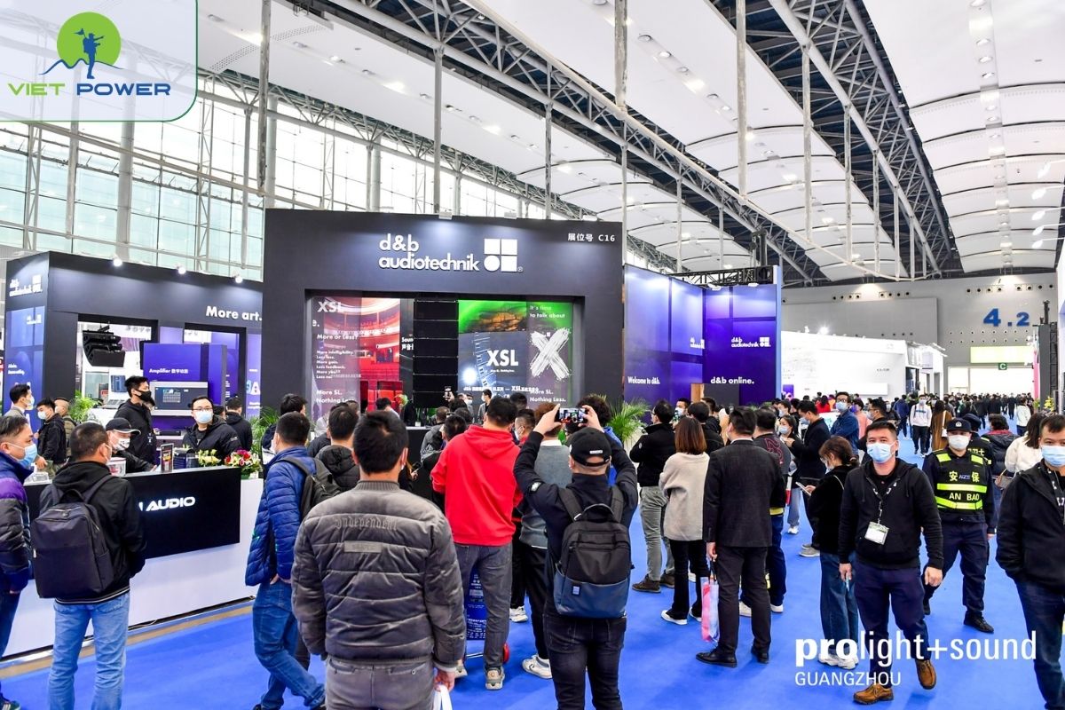 Nên đăng ký khách tham quan hay đăng ký gian hàng?