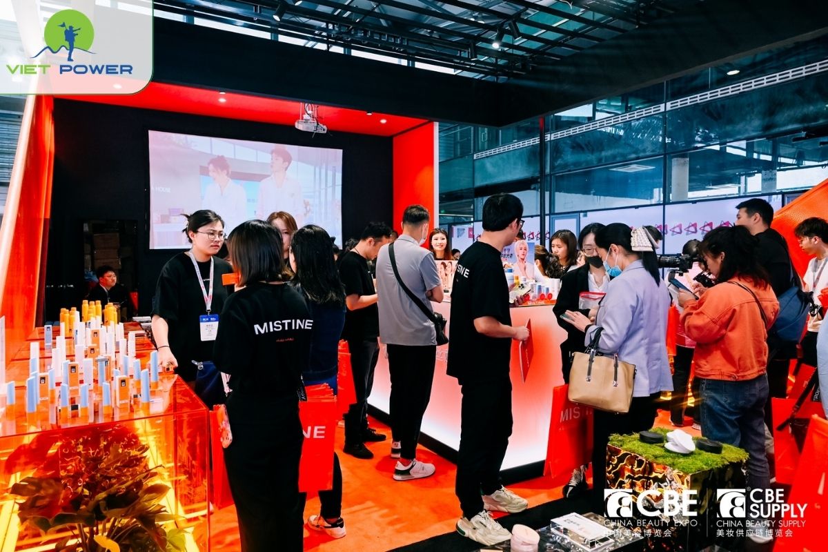 Làm Sao Để Không Bị “Ngợp” Khi Đi Hội Chợ Lớn Như Cbe?