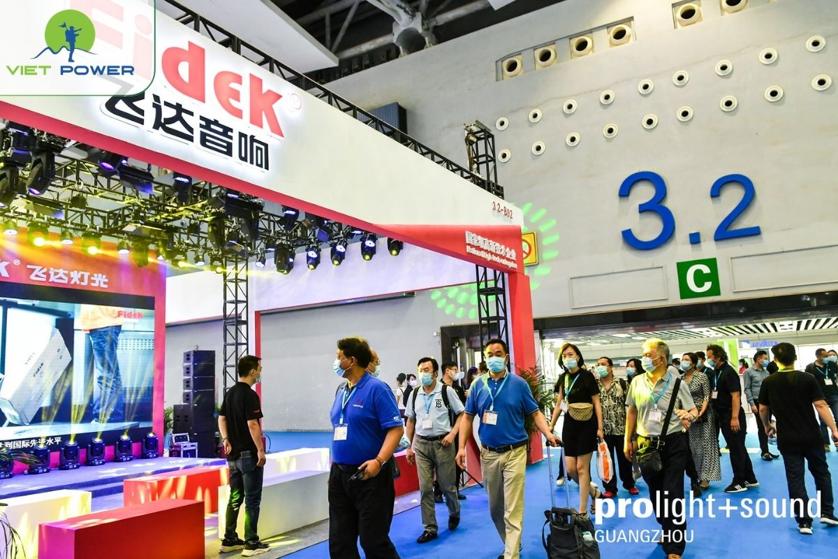 Nên Đi Tự Túc Hay Theo Tour Để Tiết Kiệm Chi Phí Hơn?