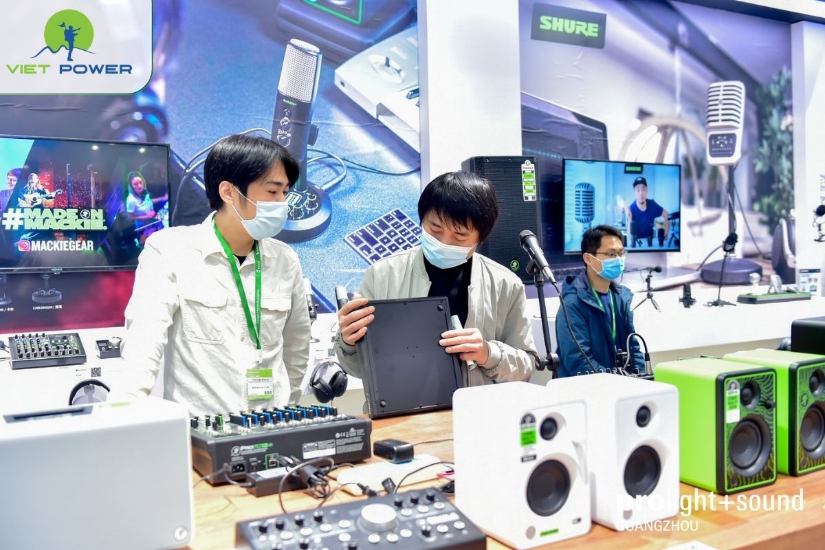 Tham Gia Hội Chợ Cả Ngày