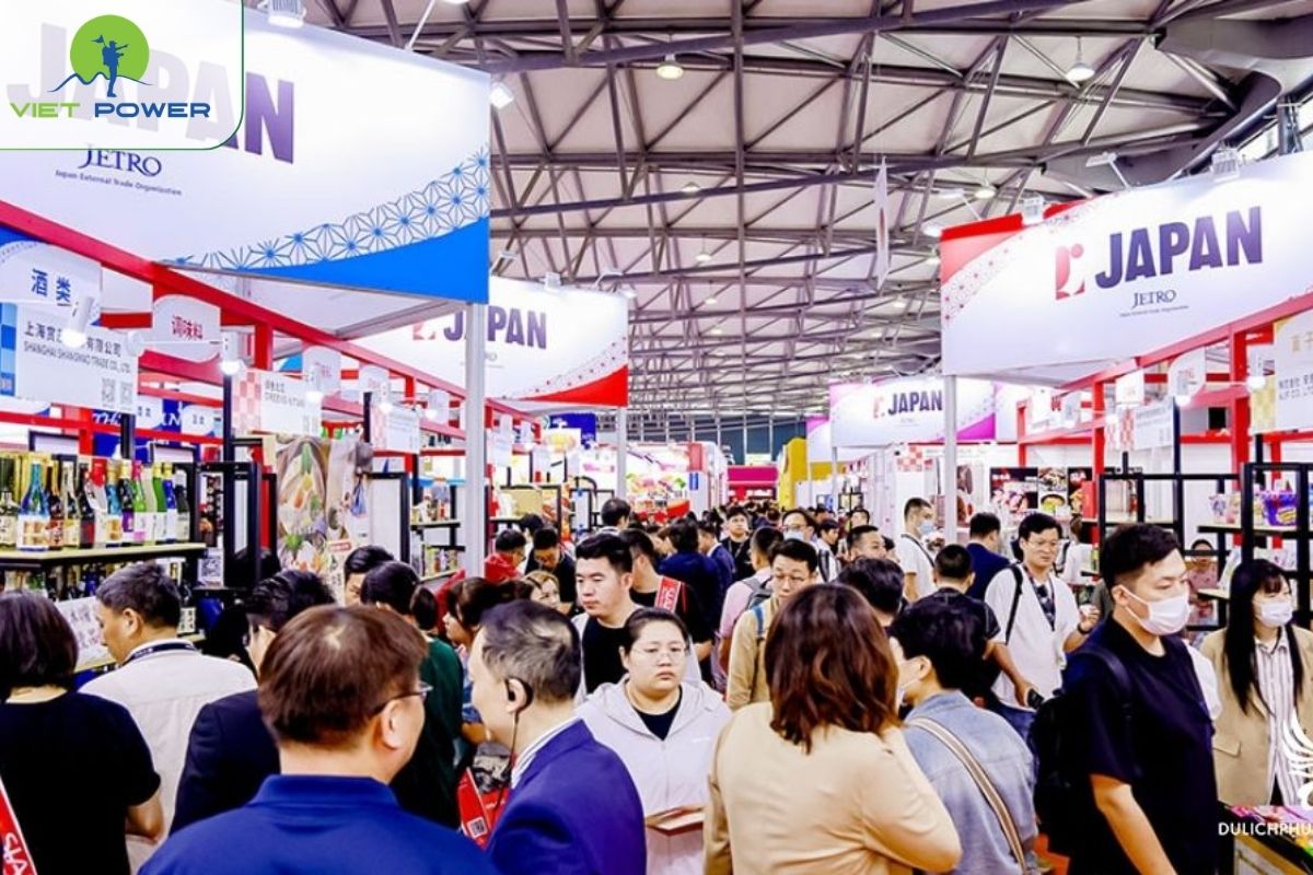 Nên đi SIAL tự túc hay theo tour?